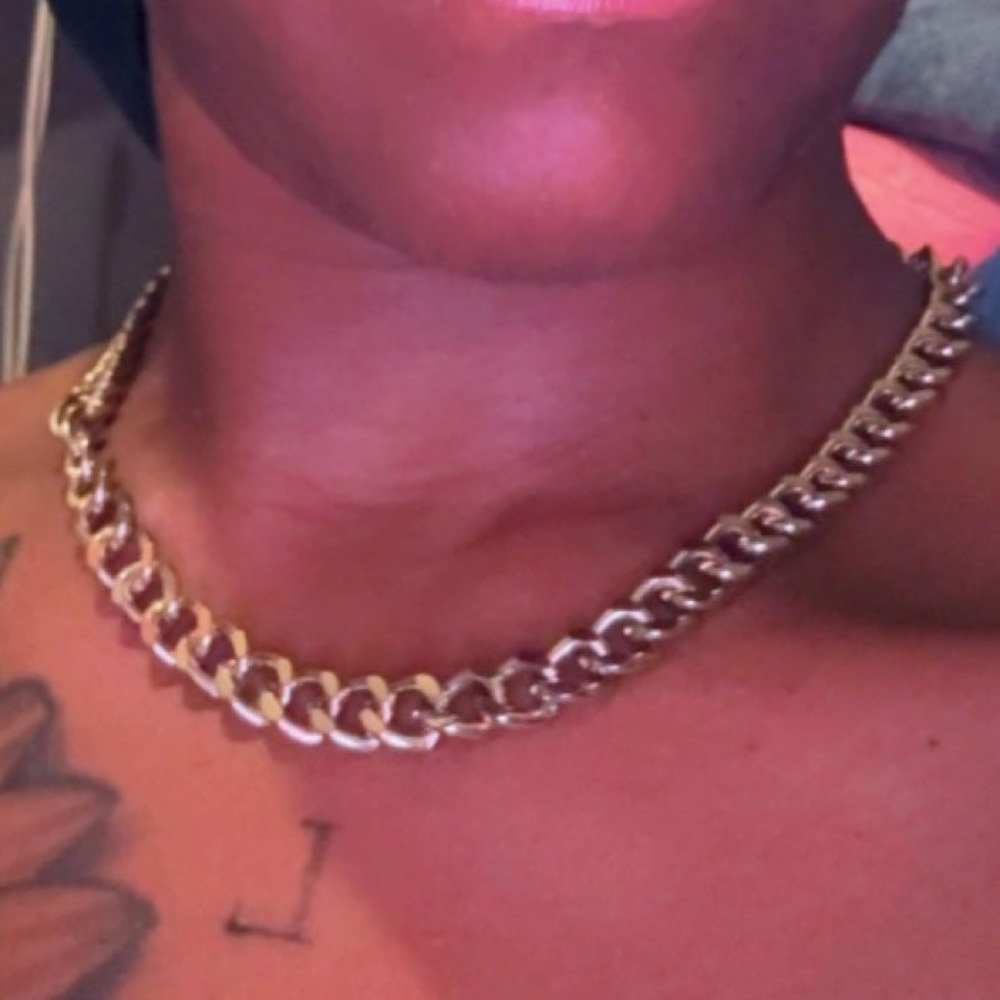 Elegant Gold Chain Necklace